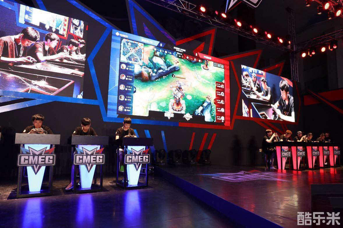 资讯《绝地求生大逃杀》攀爬动作演示视频 怎么攀爬？